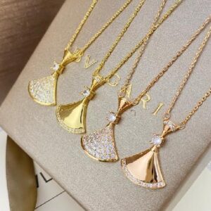 small skirt high version double fan necklace
