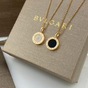 High version - full diamond black shell necklace