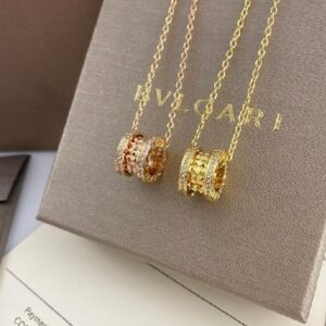 diamond necklace with diamonds on both sides