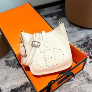 Hermès Evelyne Leather Crossbody Bag - Hermès