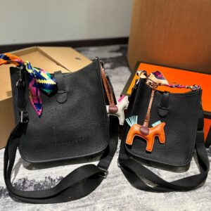 Hermès Evelyne Leather Shoulder Bag - Hermès