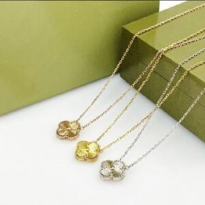 Four-leaf clover necklacet-Van Cleef
