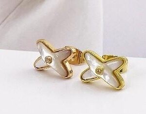 fork-shaped shell earrings-Chanel