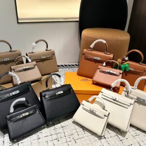 Hermès Classic Kelly Handbag - Hermès