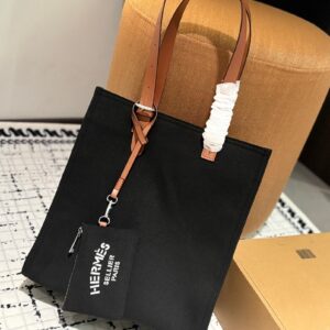 Hermès Canvas Bag - Hermès