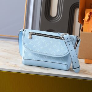Pulse Messenger Bag – Louis Vuitton