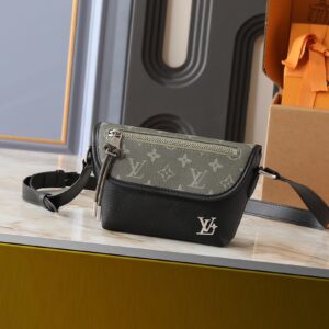 Pulse Messenger Bag – Louis Vuitton