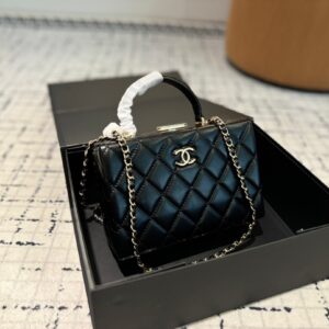 Chanel 24K Cosmetic Case Bag Vintage Retro Style Double Clogo ——Chanel